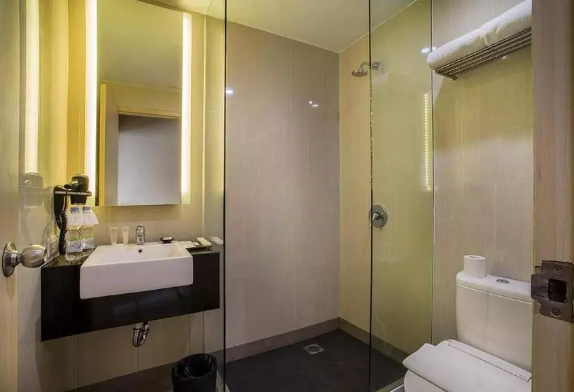 سوییت خانوادگی, El Hotel Jakarta