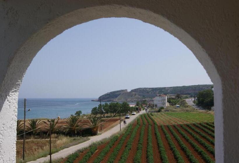 غرفة قياسية مطلّة علي البحر, Babis