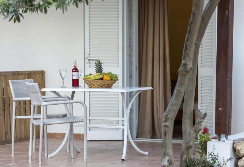 连接 1 卧室公寓, Coral Blue Beach