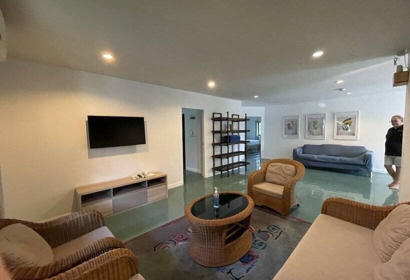 Family Suite, Dolphin Bay Beach Resort