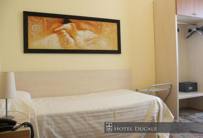 标准单人间, Ducale