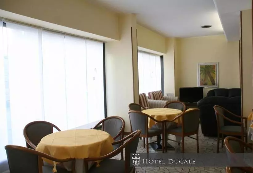 スタンダードトリプルルーム, Ducale