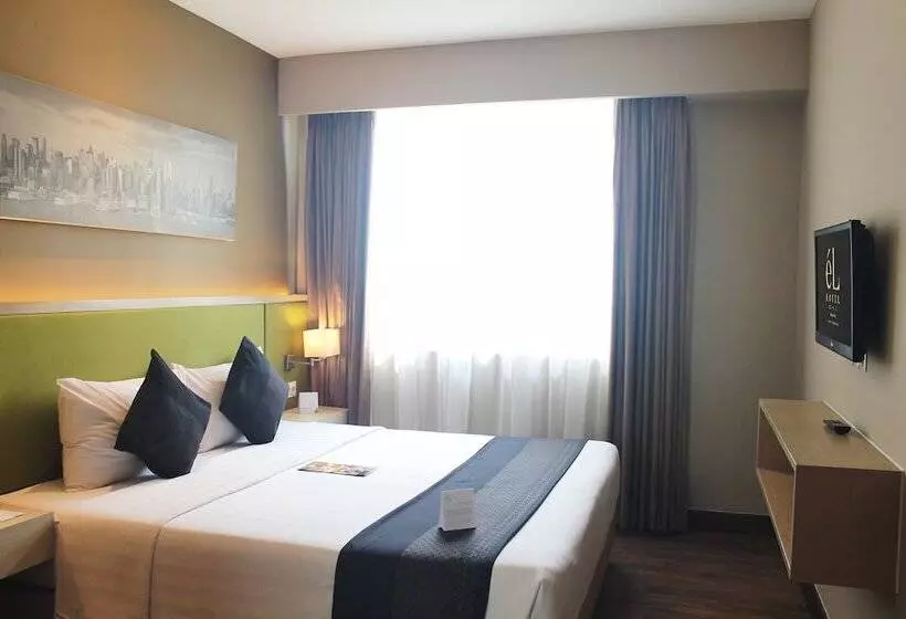 سوییت جونیور, El Hotel Jakarta