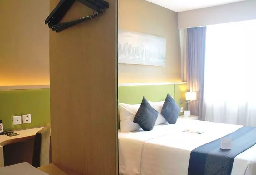 سوییت جونیور, El Hotel Jakarta