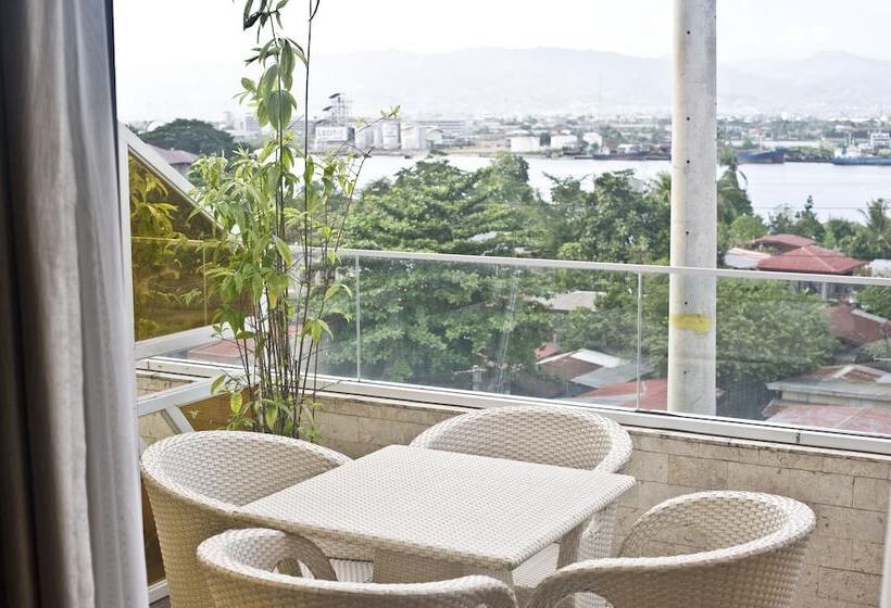 سوییت, Goldberry Suites & Hotel Mactan