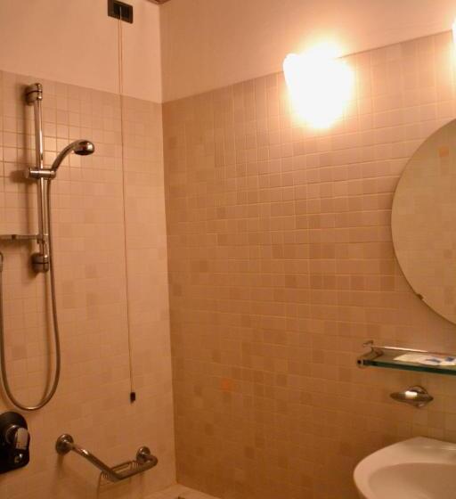 חדר סטנדרט יחיד, Italia