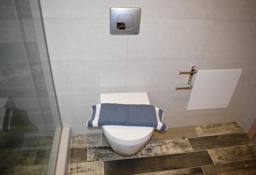 Полулюкс Вид на Бассейн, Myrtis Spa