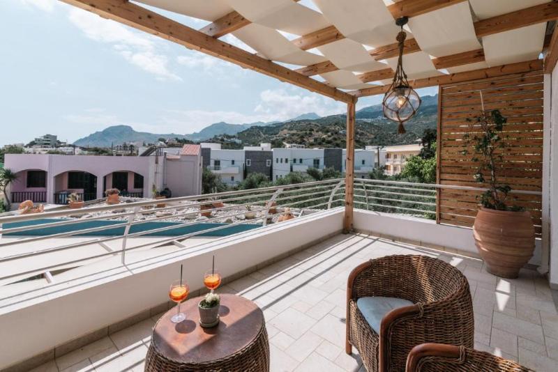 Полулюкс Вид на Бассейн, Myrtis Spa