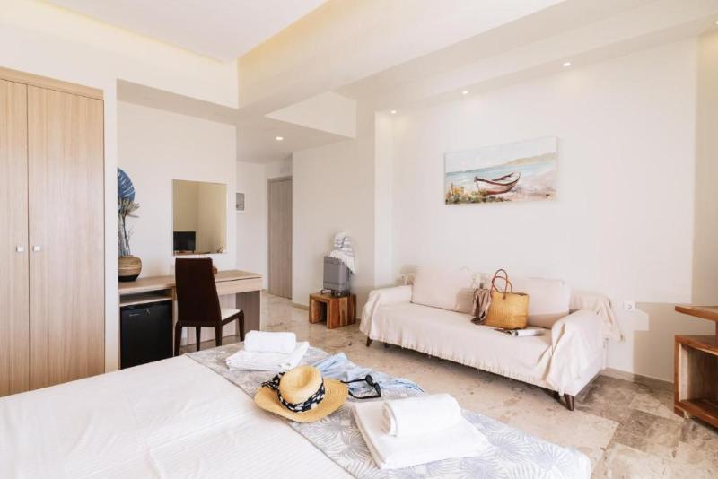 Полулюкс Вид на Бассейн, Myrtis Spa