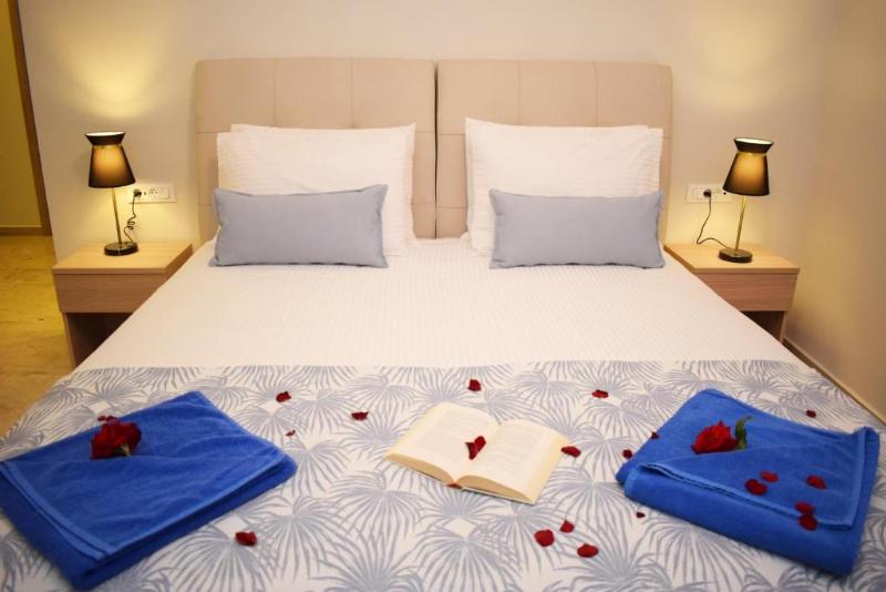 Полулюкс Вид на Бассейн, Myrtis Spa