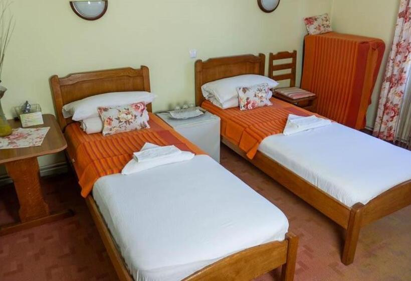 标准三人间, Pension Paunasul