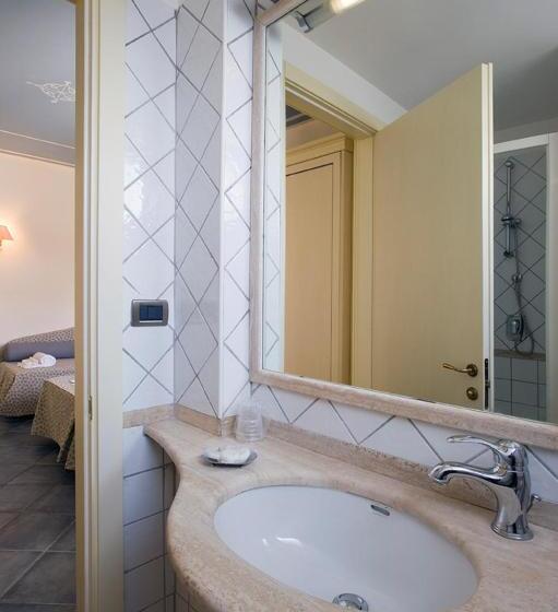 غرفة قياسية ثلاثية, Poseidon