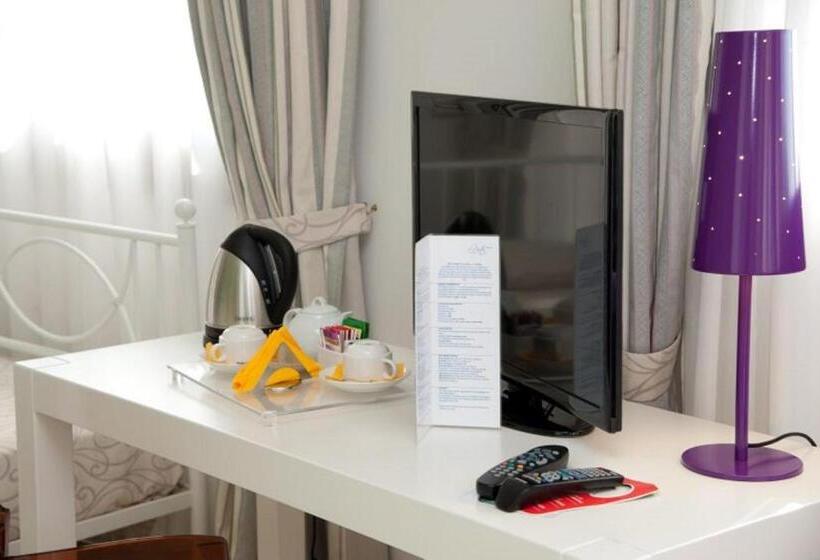 جناح جونيور مزوَّد بتراس, Residence Il Porto