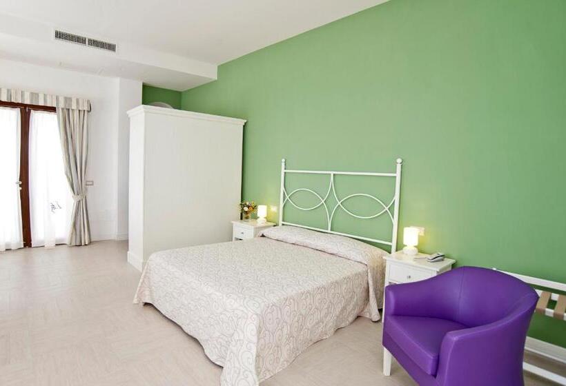 Полулюкс Одноместный с Террасой, Residence Il Porto