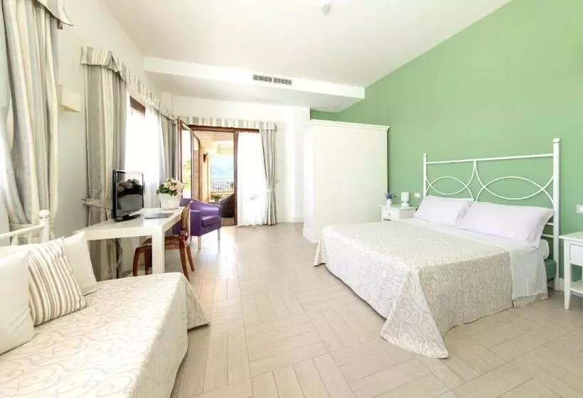 سوئیت جونیور با تراس, Residence Il Porto