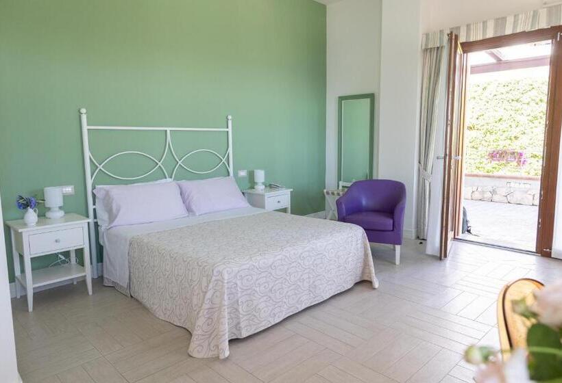 جناح جونيور مزوَّد بتراس, Residence Il Porto