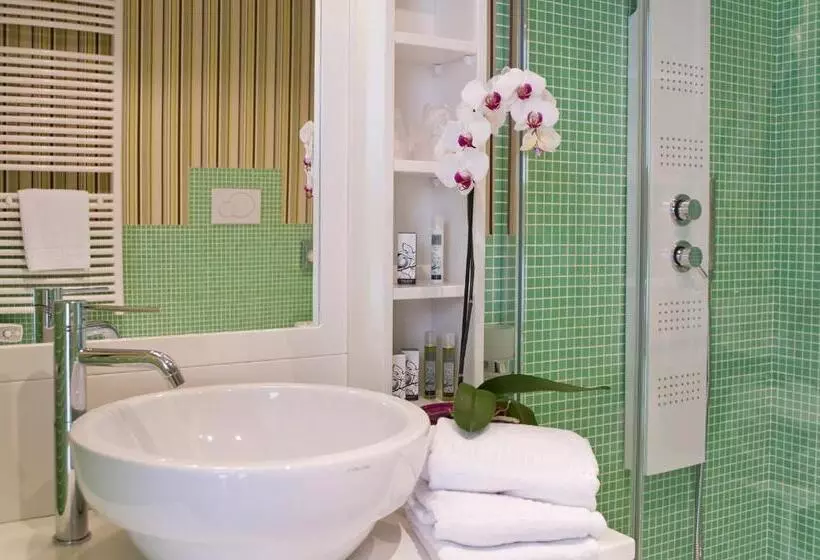 اتاق اکونومی, Residence Il Porto