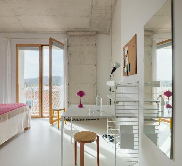 家庭间, Ses Sucreres Small & Slow