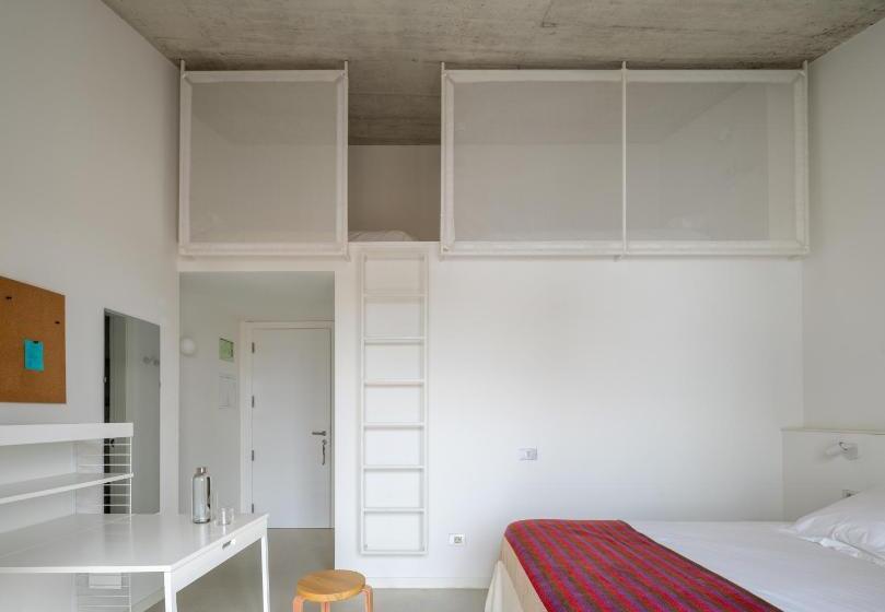 家庭间, Ses Sucreres Small & Slow