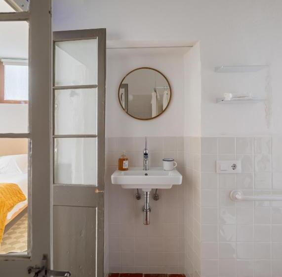 标准工作室, Ses Sucreres Small & Slow