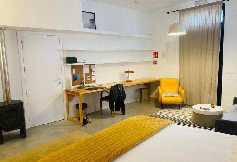 标准工作室, Ses Sucreres Small & Slow