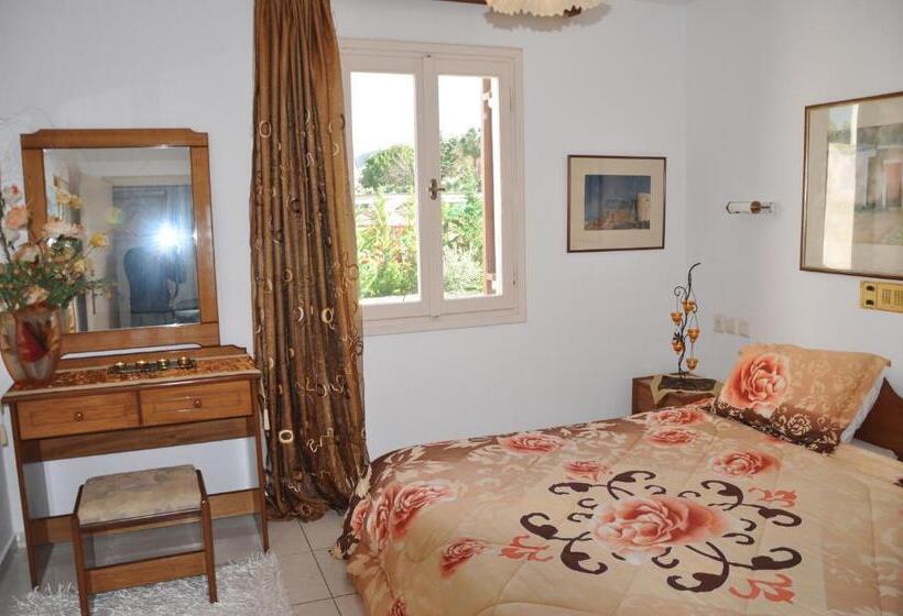 إستوديو قياسى, Sun And Sea Apartments