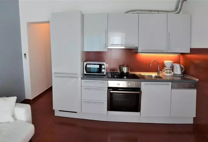 آپارتمان 1 خوابه, Villa Avantgarde