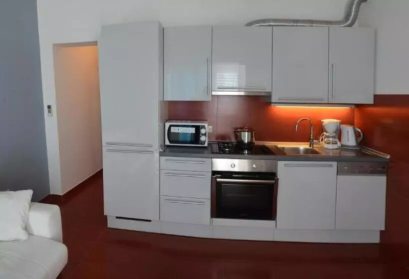 آپارتمان 1 خوابه, Villa Avantgarde