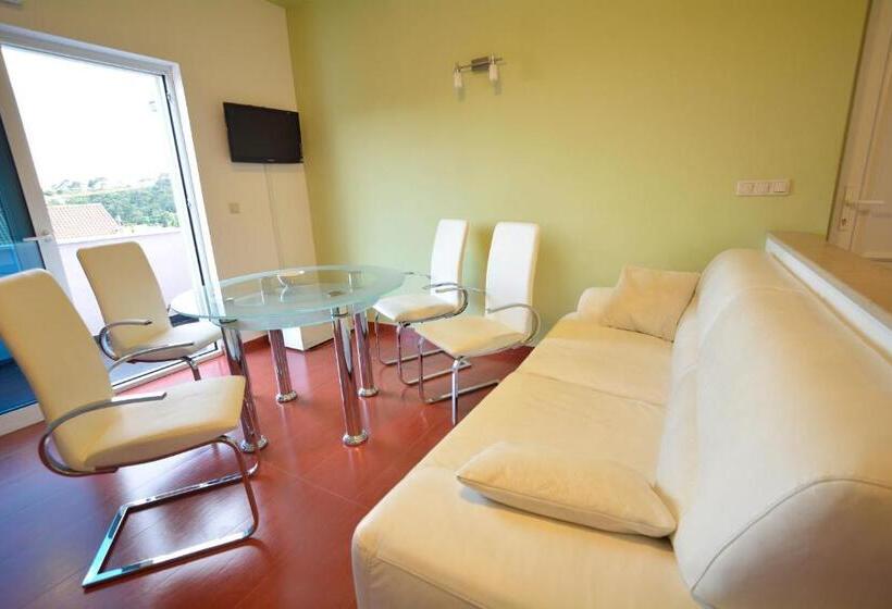 带2个卧室的公寓, Villa Avantgarde