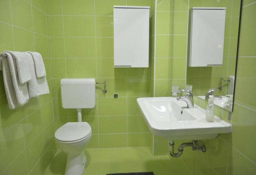 Семейное Студио, Villa Avantgarde