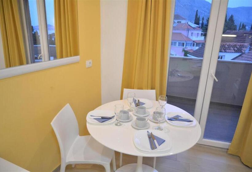 Семейное Студио, Villa Avantgarde