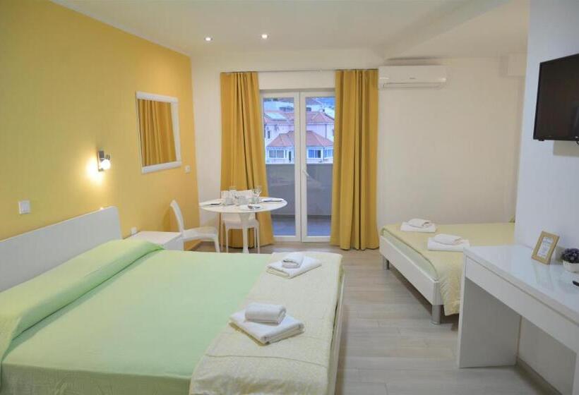 Семейное Студио, Villa Avantgarde