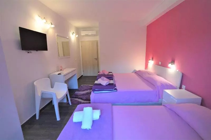 اتاق استاندارد سه نفره, Villa Avantgarde