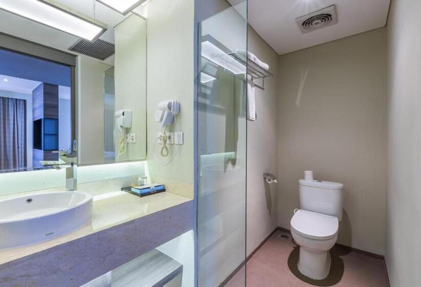 חדר דחוקס עם מיטת קינג, Wyndham Garden Kuta Beach Bali