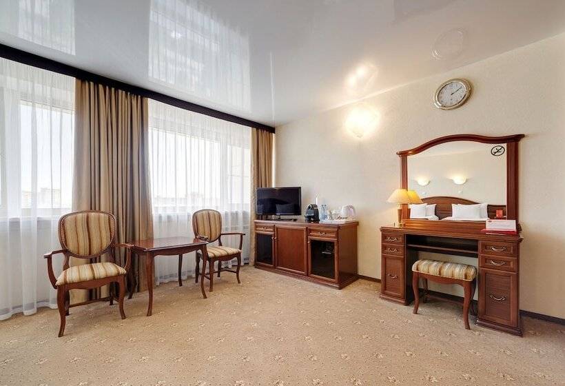 استودیوی استاندارد, Yuzhniy