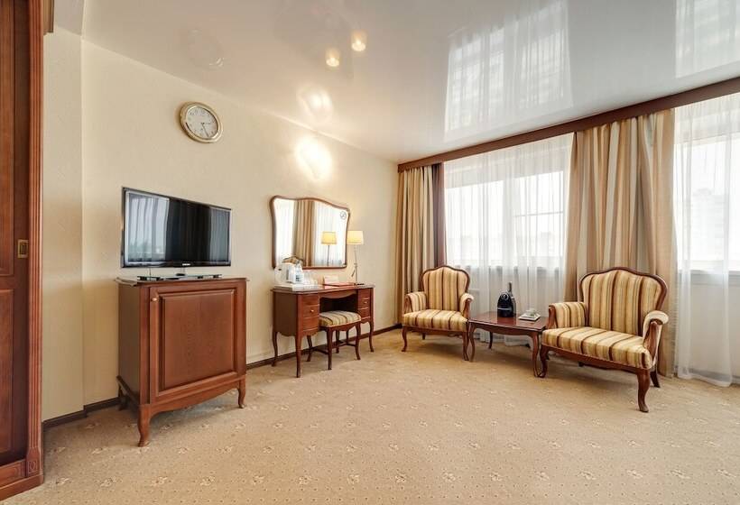 استودیوی استاندارد, Yuzhniy