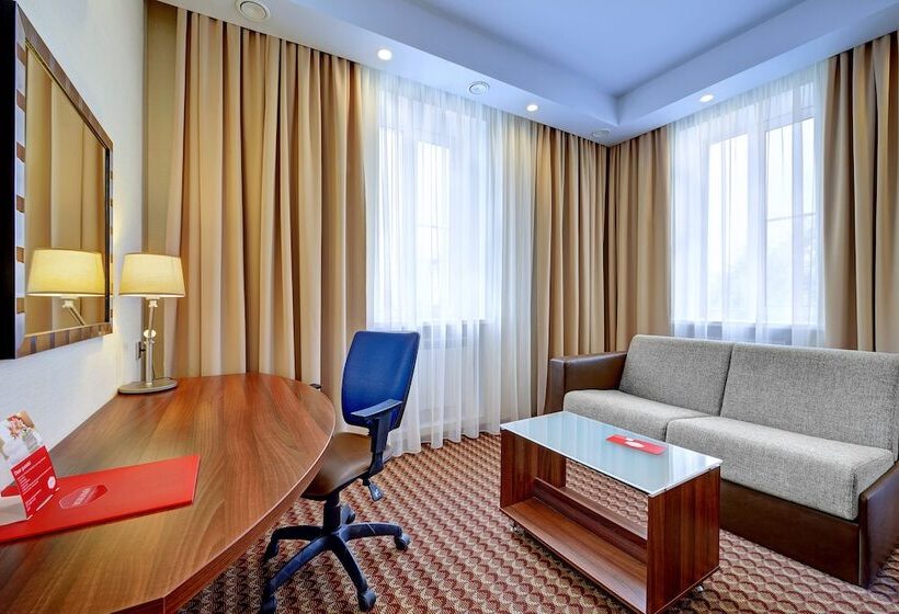 آپارتمان 1 خوابه, Yuzhniy