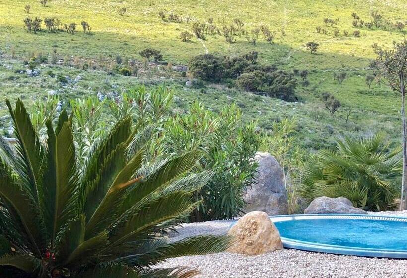 豪华房间带漩涡浴缸, Baglio La Porta By Geocharme