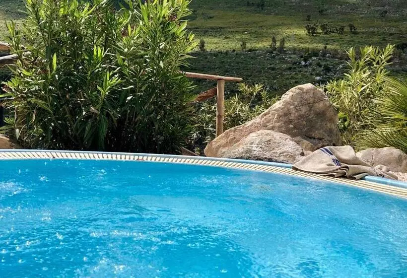 Deluxe Room with Hot Tub