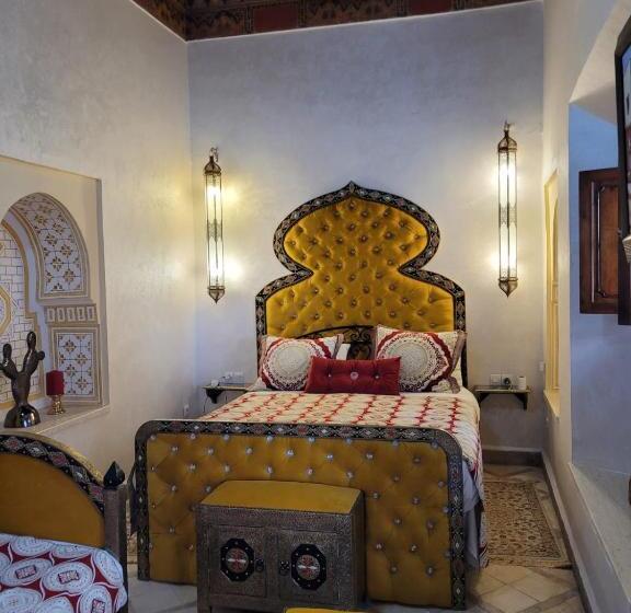 سوییت جونیور, Riad Bayti