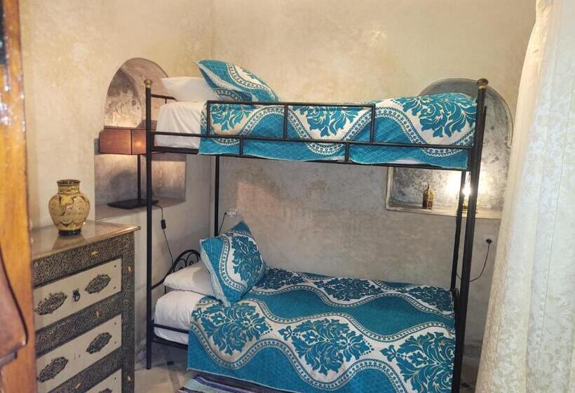 سوئیت خانواده 2 خوابه, Riad Bayti