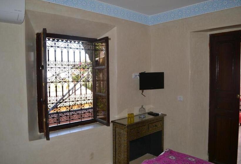 سوئیت خانواده 2 خوابه, Riad Bayti