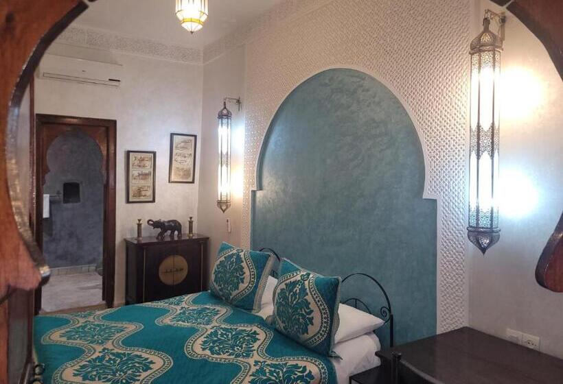 سوئیت خانواده 2 خوابه, Riad Bayti