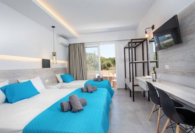 Habitació Triple Deluxe, Casastavris   Aparts & Pool Suites