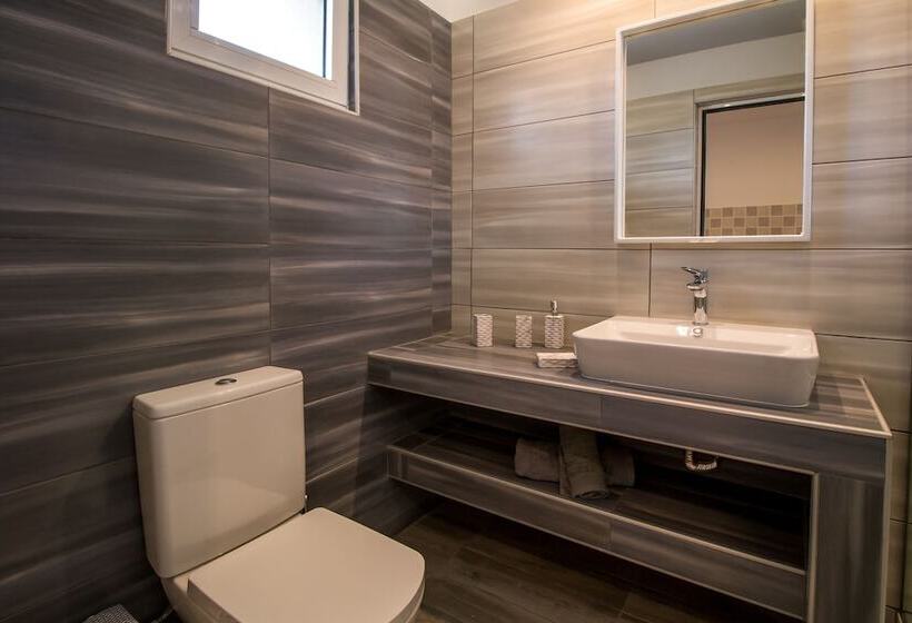 Habitació Triple Deluxe, Casastavris   Aparts & Pool Suites