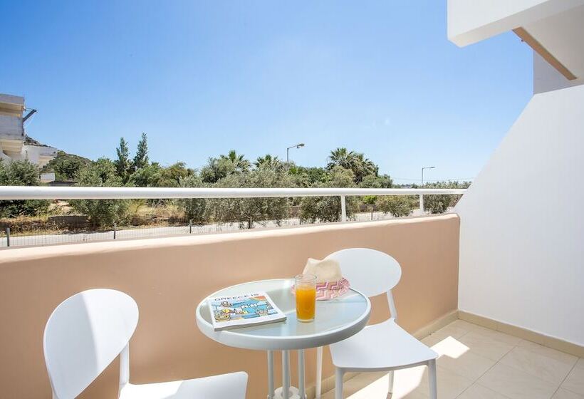 Habitació Triple Deluxe, Casastavris   Aparts & Pool Suites