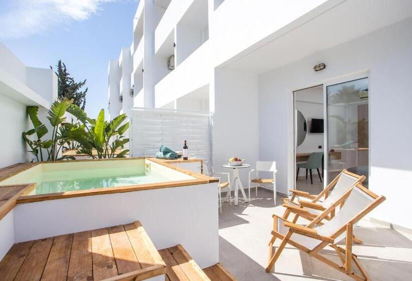 Люкс с гидромассажем, Casastavris   Aparts & Pool Suites