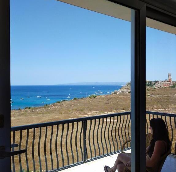 اتاق استاندارد با بالکن و چشمانداز دریا, B&b Aquila Reale