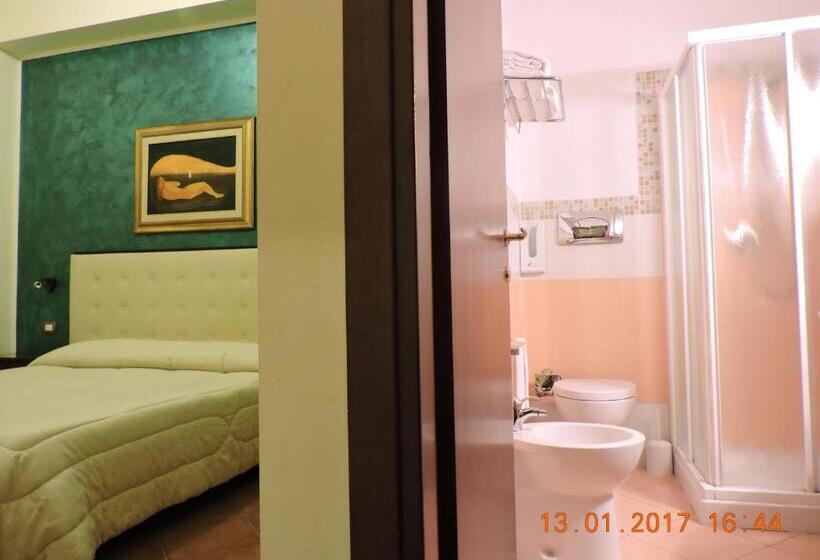 Номер Стандарт Вид на Море с Балконом, B&b Aquila Reale