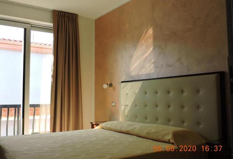 اتاق استاندارد با بالکن, B&b Aquila Reale